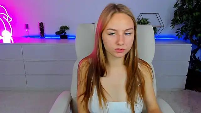 MilaAddams online show from October 17, 2025, 5:33 am