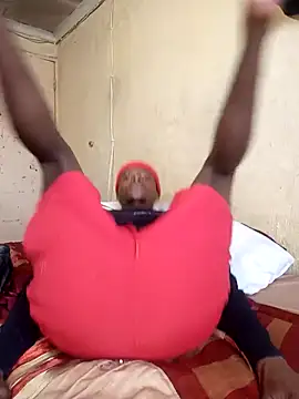 Snapshot of Hluga_25 chatting on November 24, 2025, 7:19 am Hluga 25 online show from November 24, 2025, 7:19 am