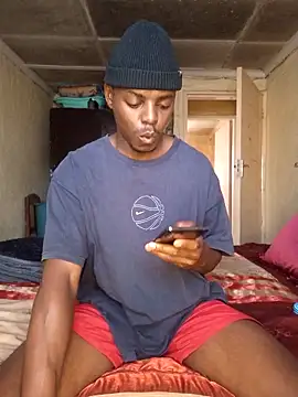 Snapshot of Hluga_25 chatting on November 12, 2025, 4:16 am Hluga 25 online show from November 12, 2025, 4:16 am