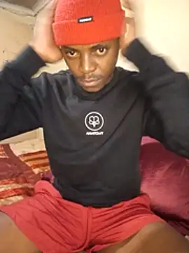 Snapshot of Hluga_25 chatting on November 17, 2025, 3:43 am Hluga 25 online show from November 17, 2025, 3:43 am