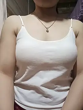 LucyyLy online show from May 21, 2026, 12:19 am