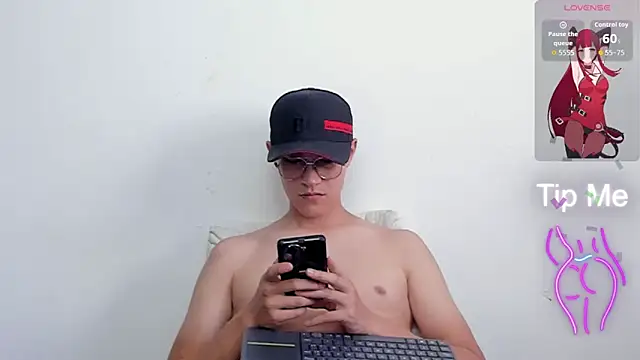 Snapshot of catalella_0 chatting on October 8, 2025, 9:15 pm catalella 0 online show from October 8, 2025, 9:15 pm