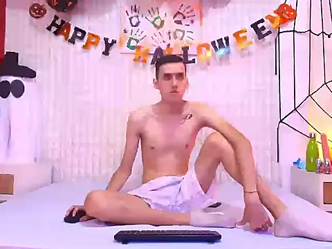 LuigiMarchetti online show from October 27, 2025, 7:59 pm