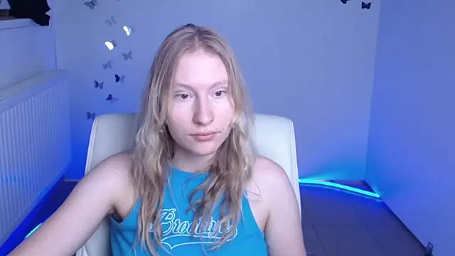 Snapshot of Elizabeth_Kissa chatting on September 21, 2025, 5:12 am Elizabeth Kissa online show from September 21, 2025, 5:12 am