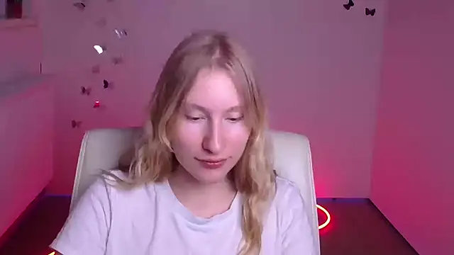 Snapshot of Elizabeth_Kissa chatting on September 9, 2025, 11:19 am Elizabeth Kissa online show from September 9, 2025, 11:19 am
