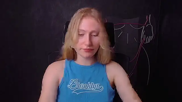 Snapshot of Elizabeth_Kissa chatting on September 22, 2025, 11:27 am Elizabeth Kissa online show from September 22, 2025, 11:27 am