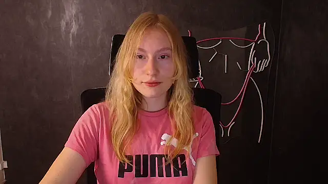 Snapshot of Elizabeth_Kissa chatting on October 9, 2025, 11:22 am Elizabeth Kissa online show from October 9, 2025, 11:22 am
