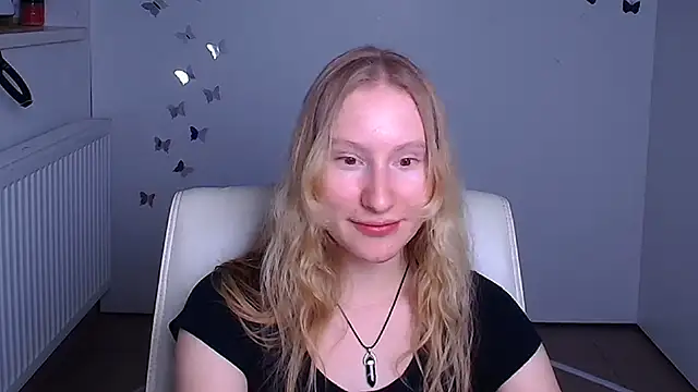 Snapshot of Elizabeth_Kissa chatting on September 13, 2025, 5:13 pm Elizabeth Kissa online show from September 13, 2025, 5:13 pm