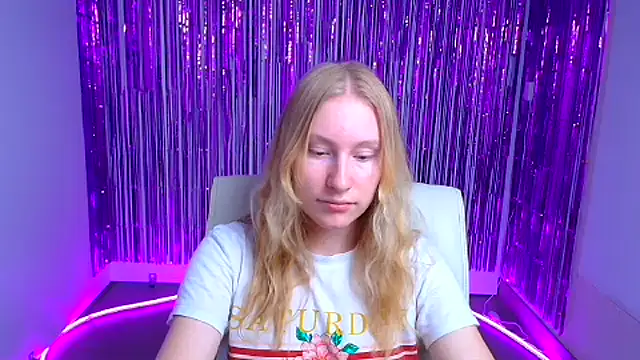 Snapshot of Elizabeth_Kissa chatting on September 11, 2025, 11:21 am Elizabeth Kissa online show from September 11, 2025, 11:21 am