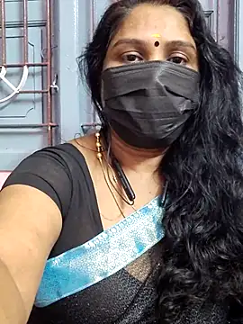 Snapshot of Tamil_Azhaghi25 chatting on November 4, 2025, 6:22 pm Tamil Azhaghi25 online show from November 4, 2025, 6:22 pm