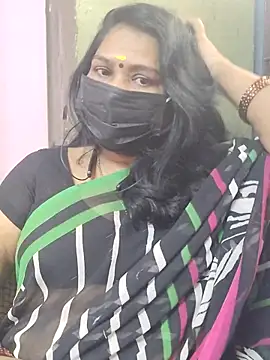 Snapshot of Tamil_Azhaghi25 chatting on November 27, 2025, 6:58 am Tamil Azhaghi25 online show from November 27, 2025, 6:58 am