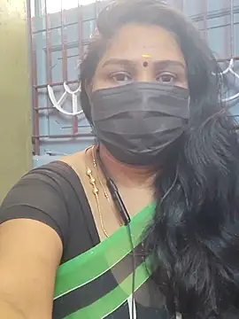 Snapshot of Tamil_Azhaghi25 chatting on November 2, 2025, 6:18 am Tamil Azhaghi25 online show from November 2, 2025, 6:18 am