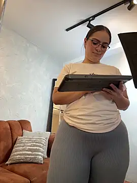 Tayler Kim online show from February 20, 2026, 6:43 pm