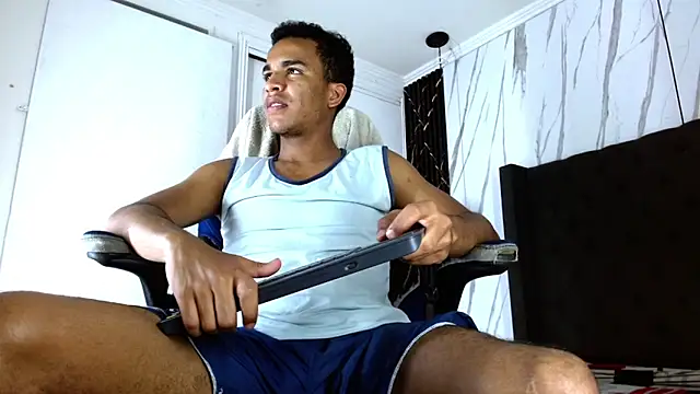 aston xvera online show from October 29, 2025, 3:38 am