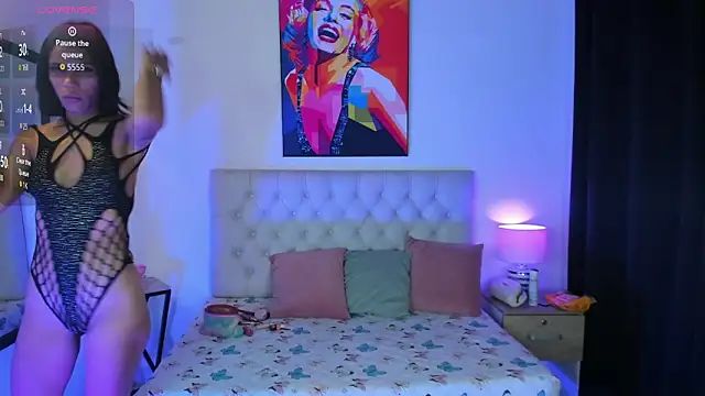 Snapshot of dulce_fresa_ chatting on November 15, 2025, 4:33 pm dulce fresa online show from November 15, 2025, 4:33 pm