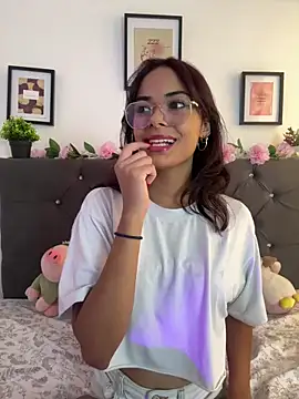 Snapshot of Im_Lyan chatting on November 14, 2025, 4:32 pm Im Lyan online show from November 14, 2025, 4:32 pm