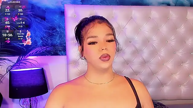Valeria Swett  online show from May 27, 2026, 1:57 am