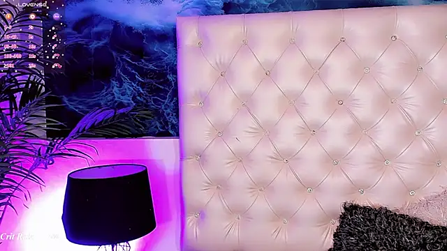 Valeria Swett  online show from March 24, 2026, 8:42 pm