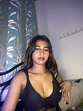 Snapshot of STRIP_GLOW chatting on March 14, 2026, 9:43 pm STRIP GLOW online show from March 14, 2026, 9:43 pm