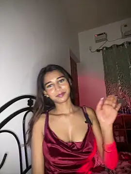 STRIP GLOW online show from May 29, 2026, 10:49 pm