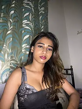 Snapshot of STRIP_GLOW chatting on February 25, 2026, 7:25 pm STRIP GLOW online show from February 25, 2026, 7:25 pm