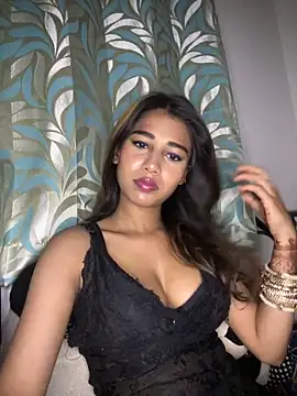 Snapshot of STRIP_GLOW chatting on February 20, 2026, 9:28 pm STRIP GLOW online show from February 20, 2026, 9:28 pm