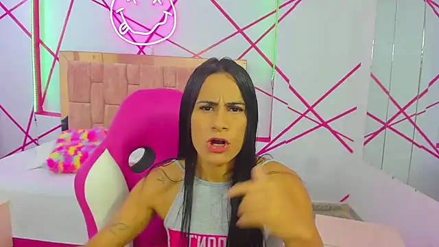 Snapshot of charlotthe_ee chatting on November 21, 2025, 11:26 pm charlotthe ee online show from November 21, 2025, 11:26 pm