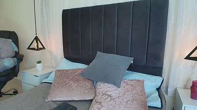 IvyBelle  online show from October 31, 2025, 11:29 am