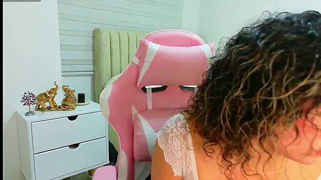 Nicolblossom1 online show from October 1, 2025, 5:23 am