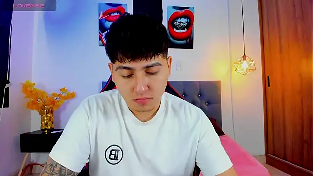 Nicolas James Sc online show from November 24, 2025, 2:06 pm