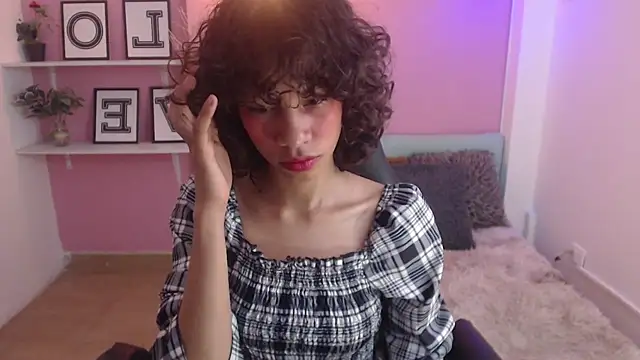 Snapshot of Eve_Anderson chatting on September 17, 2025, 1:35 pm Eve Anderson online show from September 17, 2025, 1:35 pm