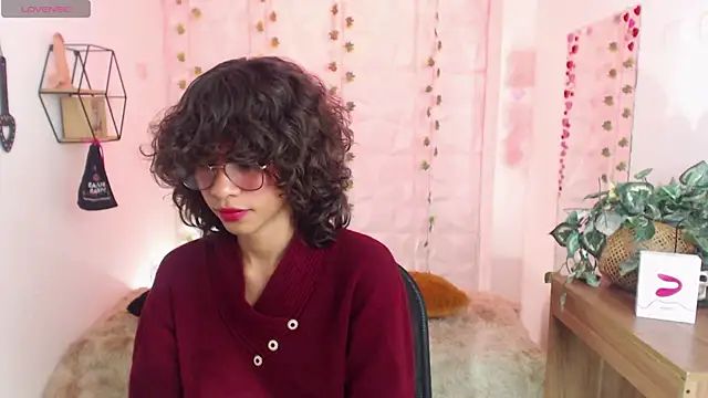 Snapshot of Eve_Anderson chatting on October 8, 2025, 12:45 am Eve Anderson online show from October 8, 2025, 12:45 am