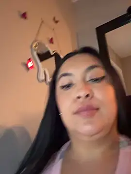 Snapshot of latina_curvy22 chatting on February 1, 2026, 7:17 am latina curvy22 online show from February 1, 2026, 7:17 am