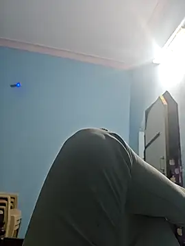 Chanti8096 online show from November 27, 2025, 4:07 pm