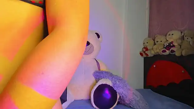 Snapshot of Burcu_yaran chatting on September 15, 2025, 1:06 am Burcu yaran online show from September 15, 2025, 1:06 am