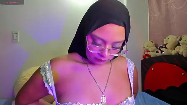 Snapshot of Burcu_yaran chatting on September 11, 2025, 1:27 am Burcu yaran online show from September 11, 2025, 1:27 am