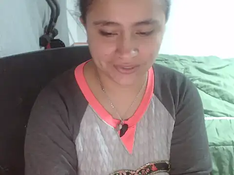 Snapshot of SaraDirty- chatting on October 4, 2025, 2:46 am SaraDirty- online show from October 4, 2025, 2:46 am