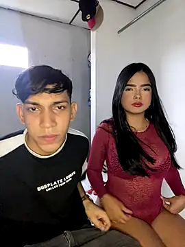 Andres-Andrea1922 online show from November 28, 2025, 9:26 pm