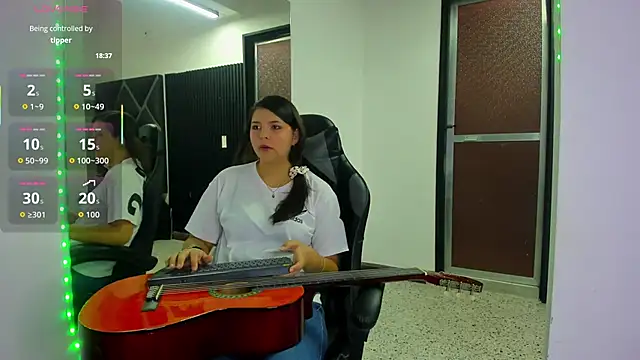 Charlotte-Star online show from October 2, 2025, 8:23 pm