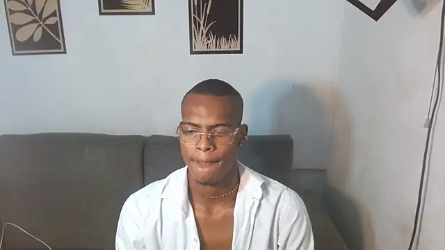 Snapshot of criss_zuri chatting on September 26, 2025, 11:28 am criss zuri online show from September 26, 2025, 11:28 am