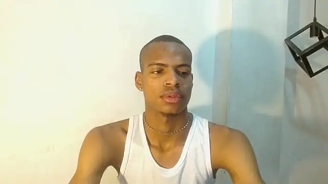 Snapshot of criss_zuri chatting on October 4, 2025, 11:34 am criss zuri online show from October 4, 2025, 11:34 am