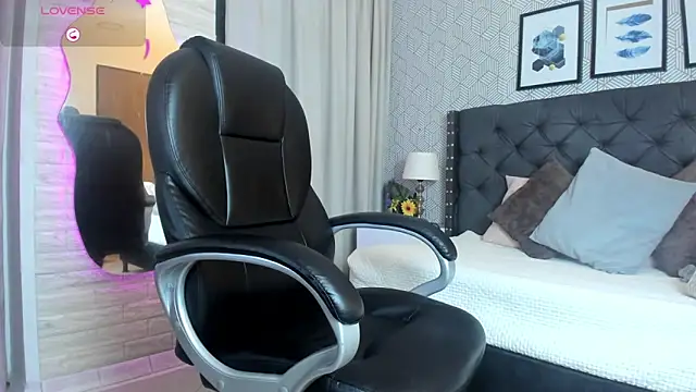 Snapshot of sophie__blare chatting on September 19, 2025, 7:18 pm sophie blare online show from September 19, 2025, 7:18 pm