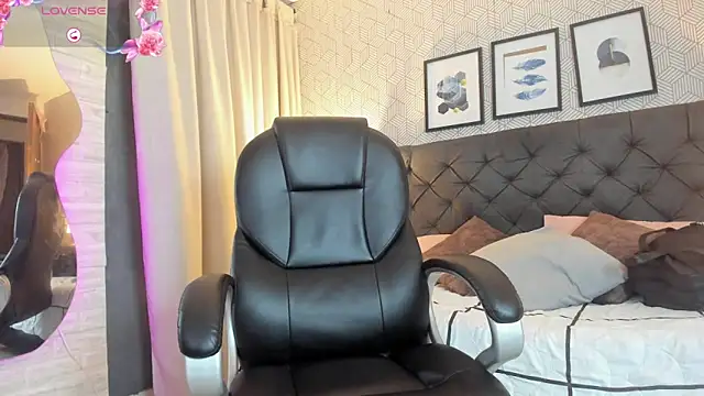 Snapshot of sophie__blare chatting on September 27, 2025, 8:04 pm sophie blare online show from September 27, 2025, 8:04 pm
