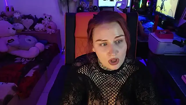 Snapshot of blazed_vixen chatting on May 21, 2026, 11:02 pm blazed vixen online show from May 21, 2026, 11:02 pm