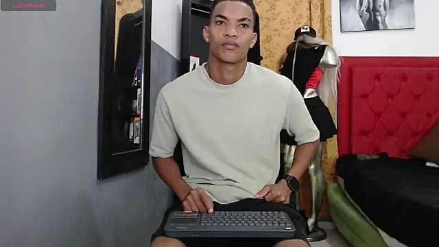 Snapshot of David_s3xy chatting on September 20, 2025, 5:29 pm David s3xy online show from September 20, 2025, 5:29 pm