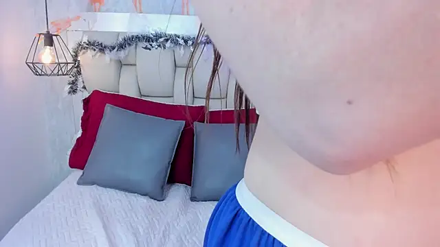 Snapshot of Missblonde_doll chatting on October 17, 2025, 8:43 pm Missblonde doll online show from October 17, 2025, 8:43 pm