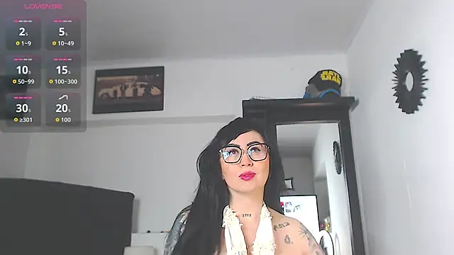 Snapshot of Vicky_hotmilf chatting on April 22, 2026, 8:32 am Vicky hotmilf online show from April 22, 2026, 8:32 am