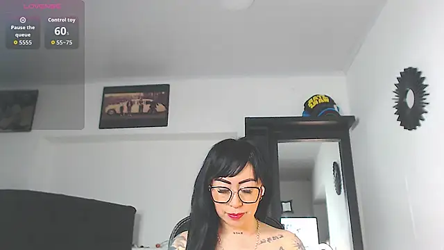 Vicky hotmilf online show from April 2, 2026, 8:32 am