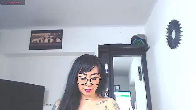 Snapshot of Vicky_hotmilf chatting on May 27, 2026, 1:07 pm Vicky hotmilf online show from May 27, 2026, 1:07 pm