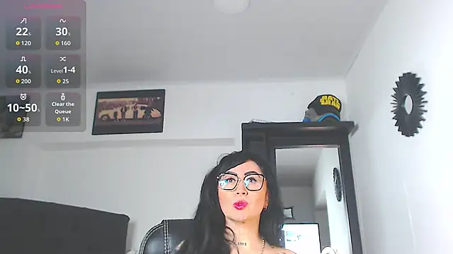Snapshot of Vicky_hotmilf chatting on April 21, 2026, 10:33 am Vicky hotmilf online show from April 21, 2026, 10:33 am